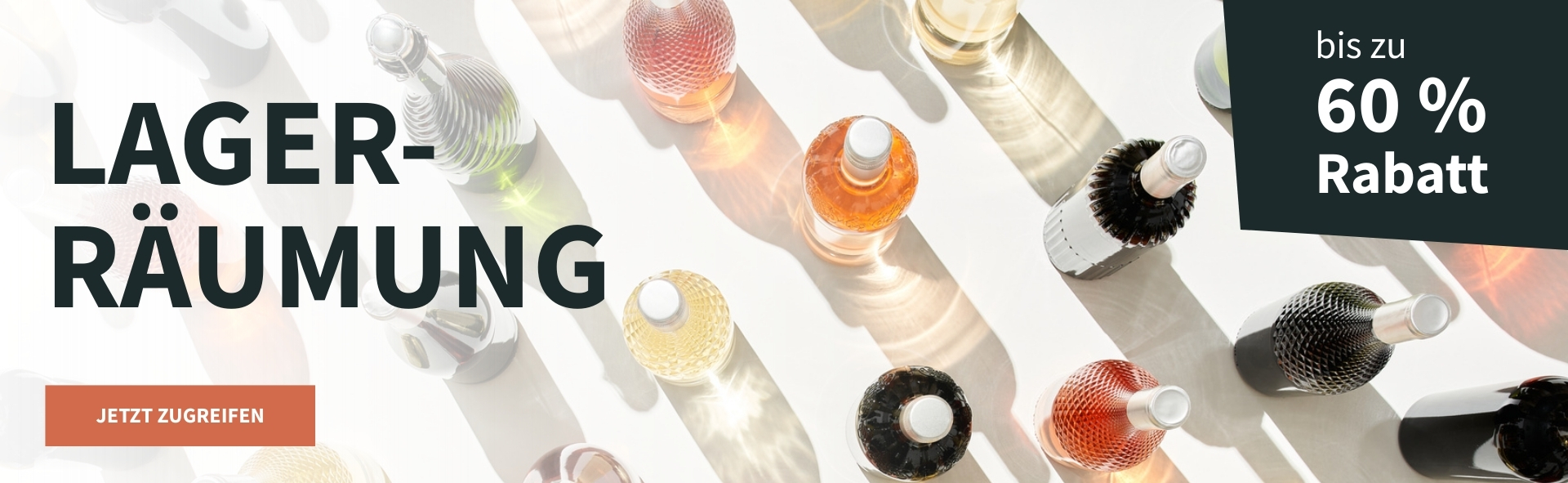 Meravino Weinaktion mit dem Slogan "Lagerräumung". Im Hintergrund mehrere Flaschen Wein auf weißem Untergrund. Hinweis auf "bis zu 60 % Rabatt". Unten Button "Jetzt zugreifen".