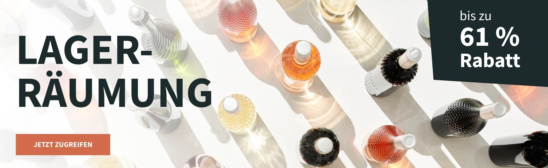 Meravino Weinaktion mit dem Slogan "Lagerräumung". Im Hintergrund mehrere Flaschen Wein auf weißem Untergrund. Hinweis auf "bis zu 61 % Rabatt". Unten Button "Jetzt zugreifen".