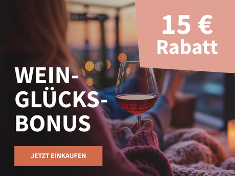 Meravino Weinaktion mit dem Slogan "Weinglücksbonus". Im Hintergrund der Ausblick einer Dachterrasse auf die Lichter einer Stadt im Abendrot. Davor eine Frau mit einem Glas Rotwein in der Hand. Hinweis auf "15 € Rabatt". Unten Button "Jetzt einkaufen".