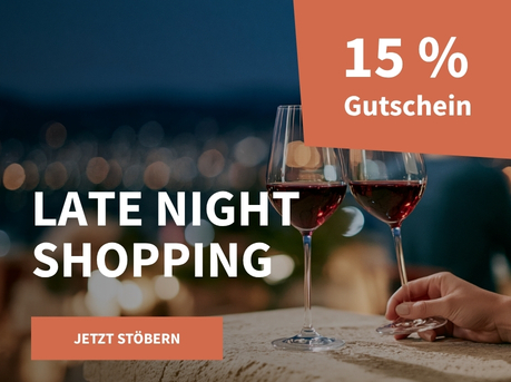 Meravino Weinaktion mit dem Slogan "Late Night Shopping". Im Hintergrund ein dunkler Abendhimmel mit Lichtreflexionen, davor zwei Gläser Rotwein auf einer hellen Mauer. Hinweis auf "15 % Gutschein". Unten Button "Jetzt stöbern".