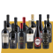 Sofa, Pizza, Rotwein | KI-generiert
